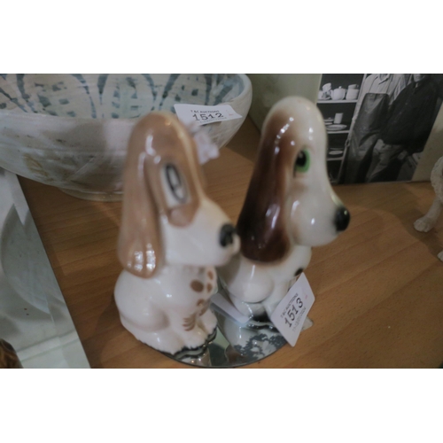 1513 - PAIR OF CERAMIC HOUND DOGS