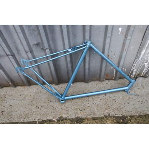 19 - LIGHTWEIGHT METAL BIKE FRAME