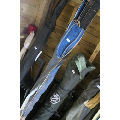 432 - VINTAGE SKIS AND SKI POLES IN BAG