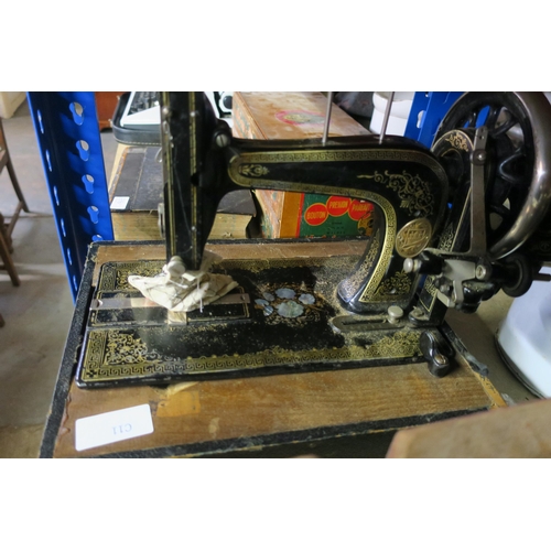 1200 - COMPACT VINTAGE SEWING MACHINE - ELEGANT MOTHER-OF-PEARL INLAY