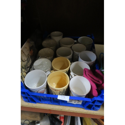 771 - TRAY OF ROYAL COMMEMORATIVE MUGS