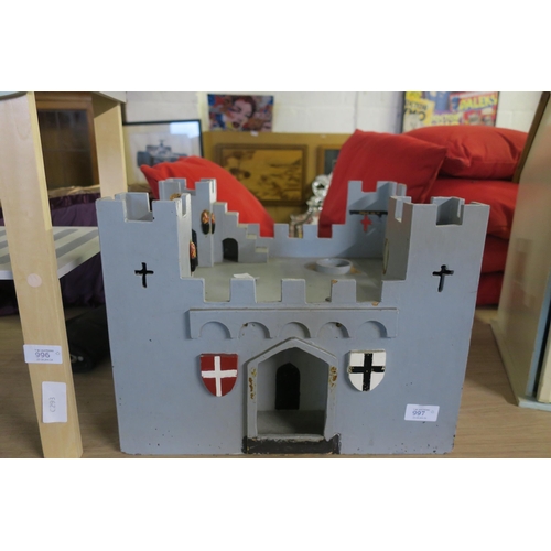 997 - WOODEN PLAY CASTLE