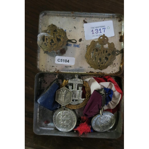 1317 - DORSETSHIRE REGIMENT CAP BADGE, 2 X WW2 ROYAL AIR FORCE CAP BADGES AND 2 DORSET COUNTY COUNCIL REGUL... 