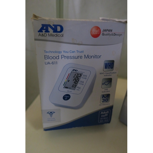 1405 - BLOOD PRESSURE MONITOR