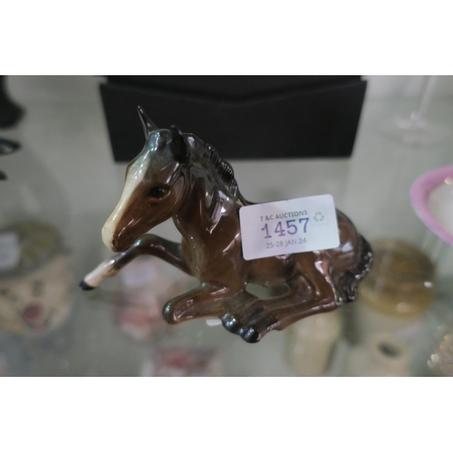 1457 - BESWICK FOAL 915