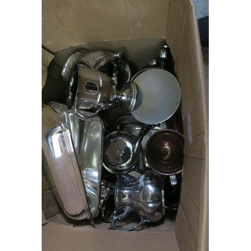 1529 - BOX OF SILVER PLATE AND CHROMED CERAMICS