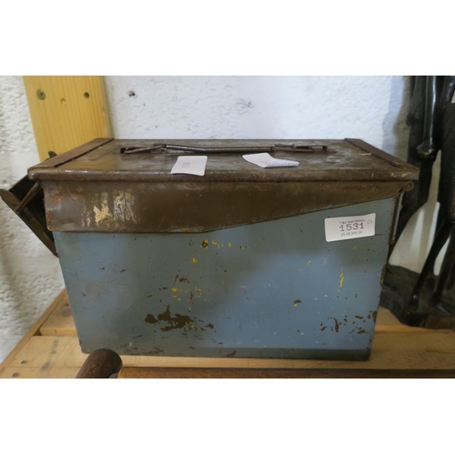 1531 - VINTAGE AMMUNITION BOX