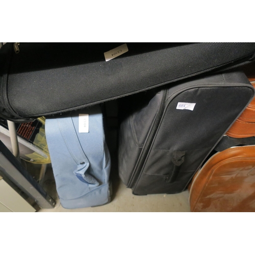 584 - 3 TRAVEL CASES