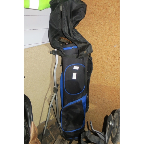 434 - BLUE GOLF BAG AND CLUBS