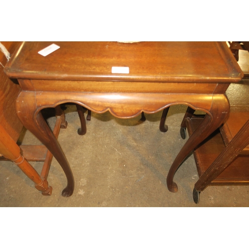 1001 - CABRIOLE LEG HALLWAY TABLE