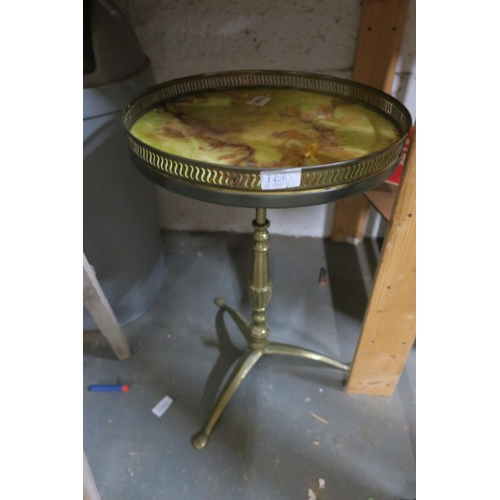 1428 - BRASS WINE TABLE WITH FAUX ONYX TOP