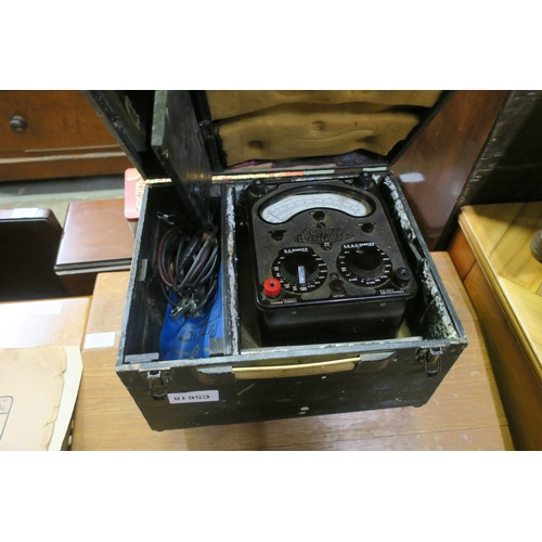 1439 - UNIVERSAL VOLTMETER IN ORIGINAL BOX