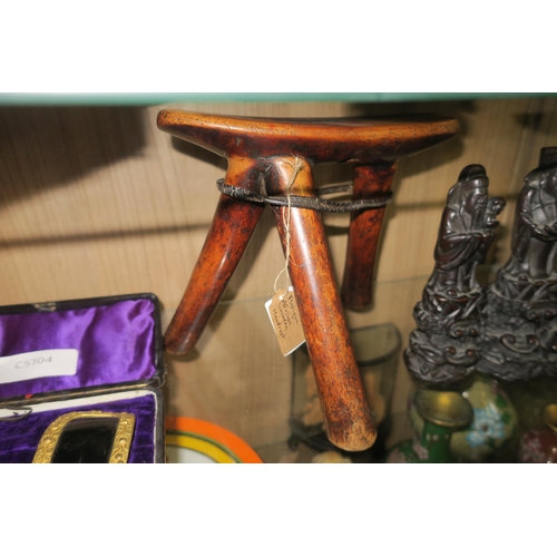 1247 - ANTIQUE AFRICAN WOODEN HEADREST