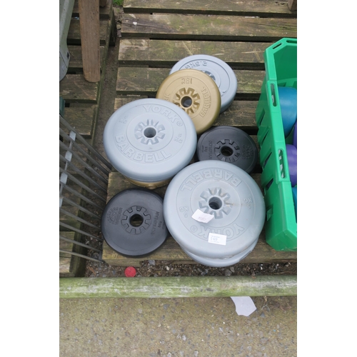 149 - PILE OF WEIGHTS