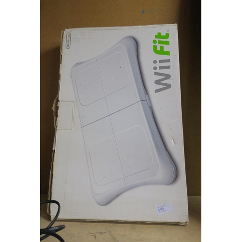 694 - WII FIT BOARD