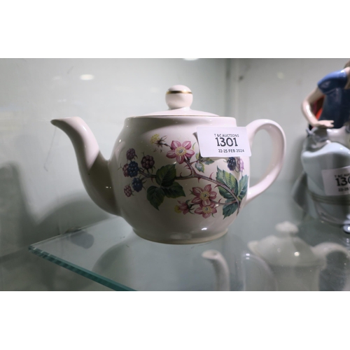 1301 - ARTHUR WOOD TEA POT WITH BLACKBERRY DESIGN