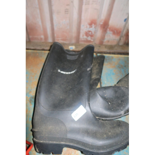 335 - DUNLOP SIZE 7 WELLIES