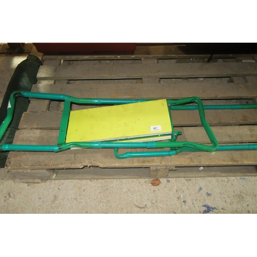 417 - FOLDING GARDEN KNEELER