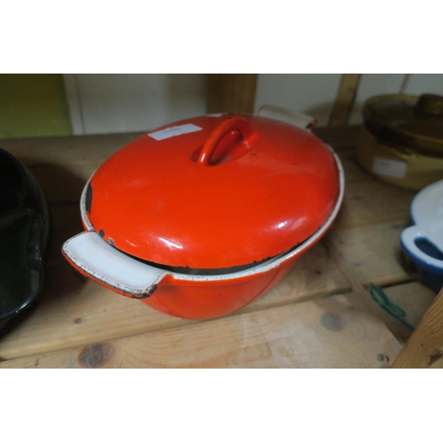 544 - OVAL CAST IRON LIDDED CASSEROLE DISH