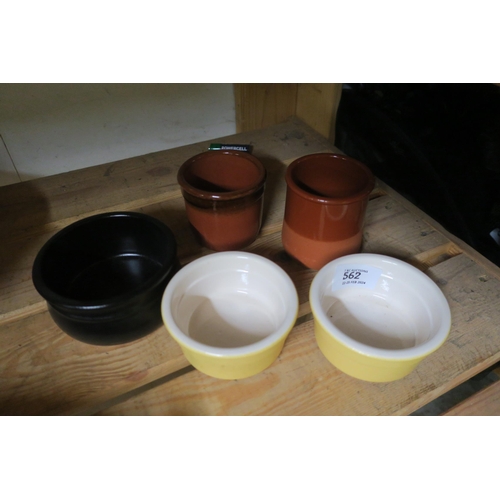 562 - SELECTION OF RAMEKINS/POTS