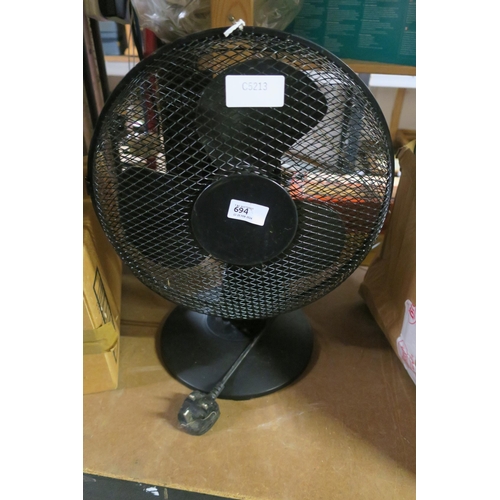 694 - DESK FAN