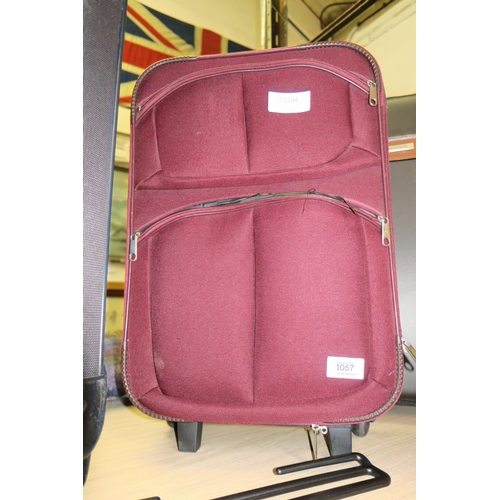 1057 - SMALL BURGANDY HAND LUGGAGE CASE , PULL ALONG