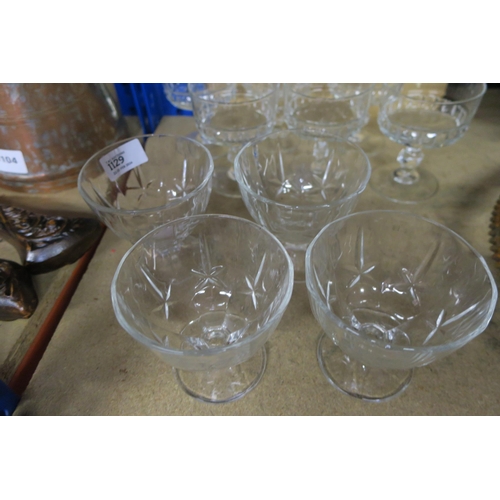 1129 - SET OF 4 PUDDING/TRIFLE GLASSES