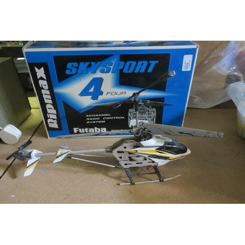 664 - FUTABA SKYSPORT RADIO CONTROLLED HELICOPTER