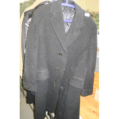 856 - MENS FINE WOOL WITH CASHMERE BLACK COAT , UNKNOWN SIZE POSSIBLY LARGE