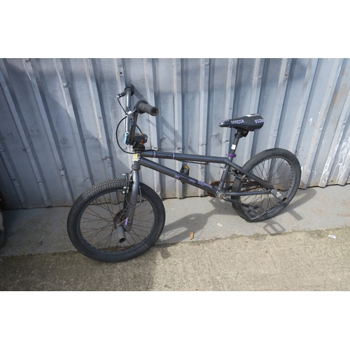 64 - VODOO BMX STYLE BIKE