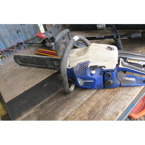 93 - HYUNDAI HYC4618 CHAINSAW