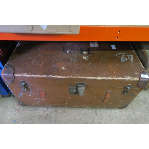 609 - LARGE LEATHER CLAD TRUNK