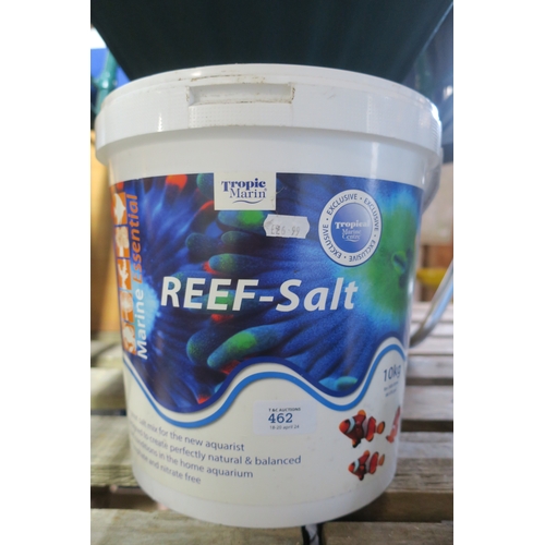 462 - FOLDING GARDEN CHAIR AND TUB OF REEF SALT