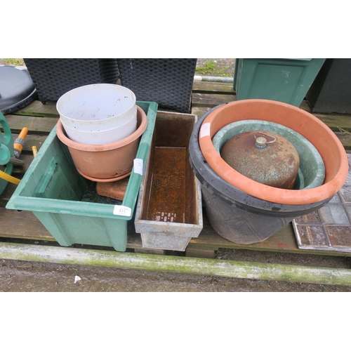 211 - BUNDLE OF POTS AND TROUGHS