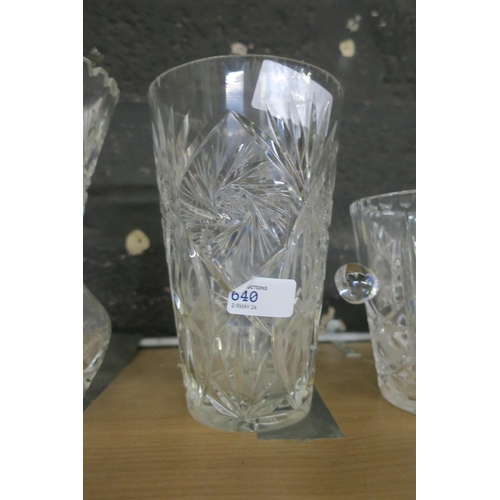 640 - LEAD CRYSTAL VASE IN CLASSIC 