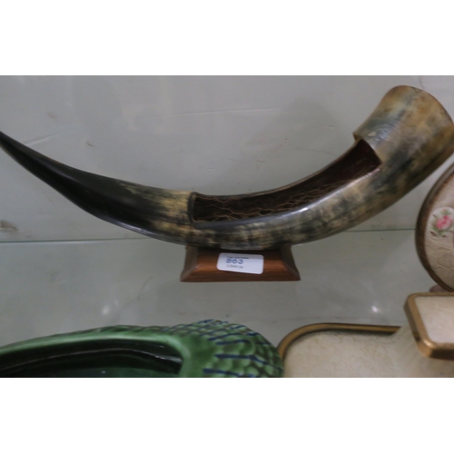 863 - A HORN , USED FOR FLOWERS