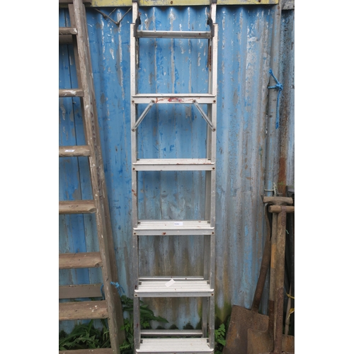 115 - FOLDING ALUMINIUM LADDER