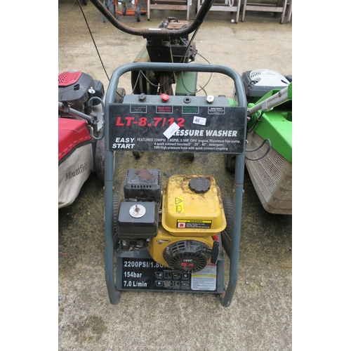 48 - PETROL ENGINE PRESSURE WASHER 2200PSI