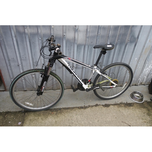 7 - SARACEN TUFFRRAX MOUNTAIN BIKE