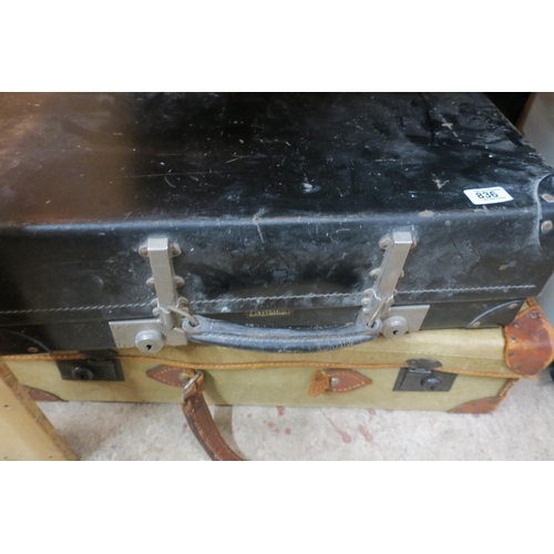 836 - PAIR OF VINTAGE SUITCASES