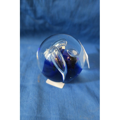 900 - LOVELY GLASS PAPERWEIGHT