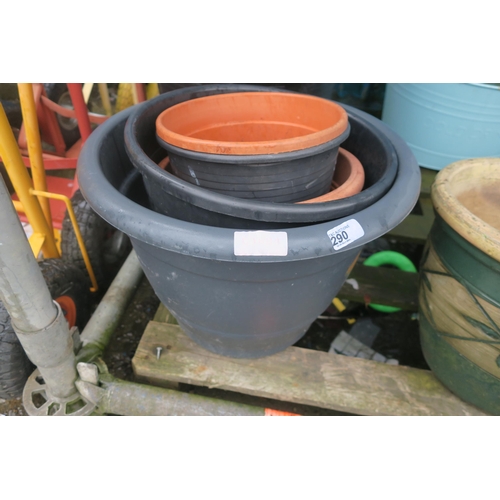 290 - SELECTION OF PLANT POTS