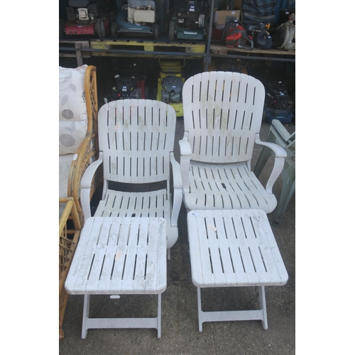 98 - 2 WHITE GARDEN CHAIRS AND 2 TABLES