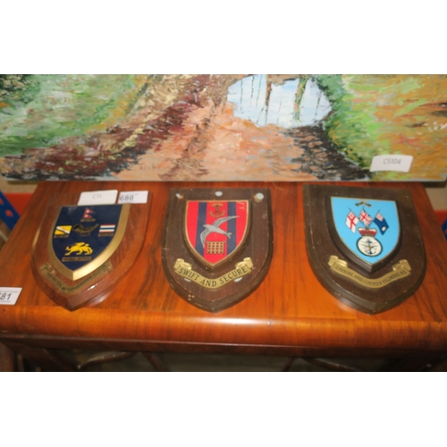 680 - MILITARY COURIER REGIMENT CRESTS