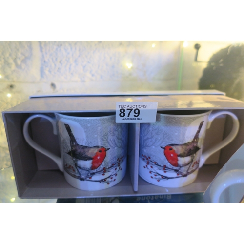 879 - 2 ROBIN  MUGS IN PRESENTATION BOX