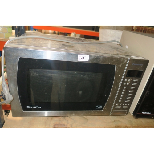 924 - PANASONIC MICROWAVE