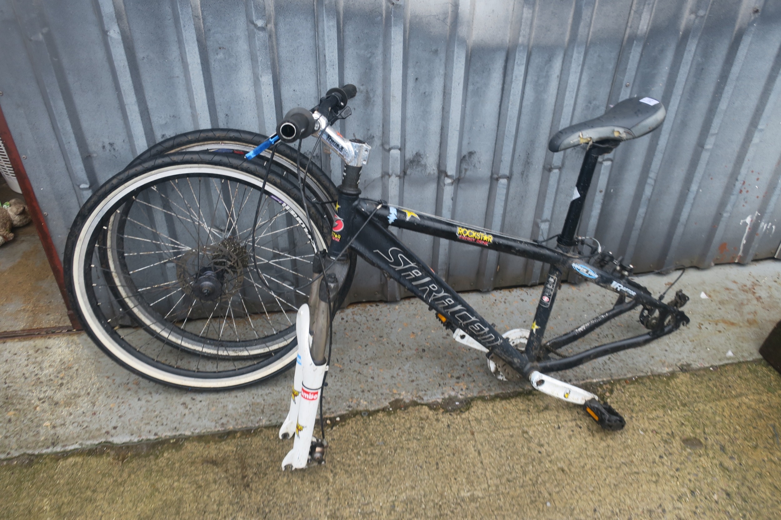 SARACEN ROCKSTAR BIKE IN NEED OF TLC