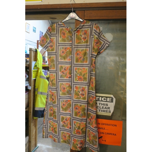 VINTAGE 50'S/60'S SHIFT DRESS ELEGANT ROSE PATTERN