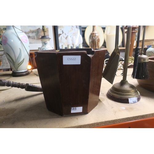 VINTAGE OCTAGONAL WOODEN PLANT POT HOLDER