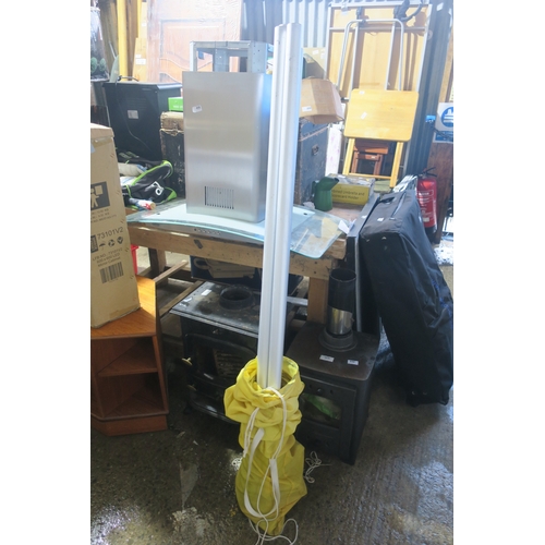 447 - 4 METAL POLES IN BAG